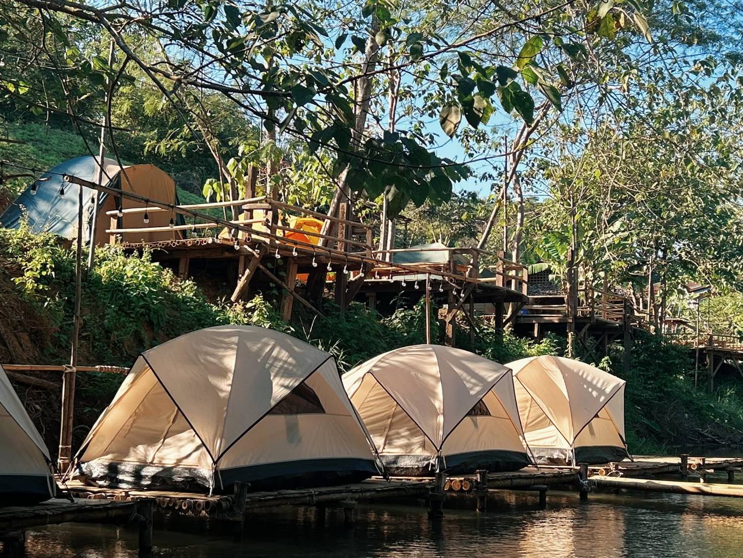 ทัวร์เดินป่าแค้มป์ปิ้งท่องเที่ยวทริปล่องแก่งแม่ละเมา