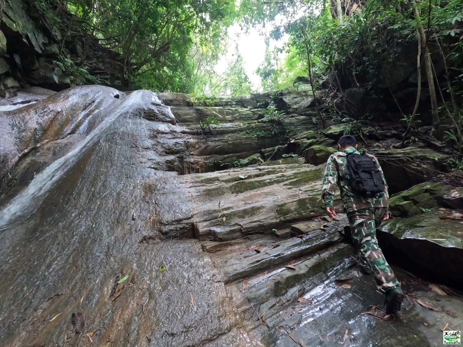 ทัวร์เดินป่าแค้มป์ปิ้งท่องเที่ยวทริปพุเตย น้ำตกตะเพินคี่ใหญ่ น้ำตกตะเพินคี่น้อย เขาเทวดา